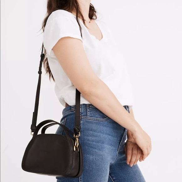 Madewell Handbags - Madewell The Sydney Zip-top Crossbody Bag